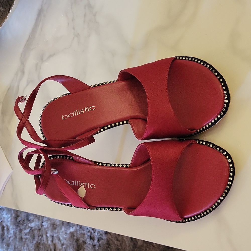Shoes - Picture 2 of 3